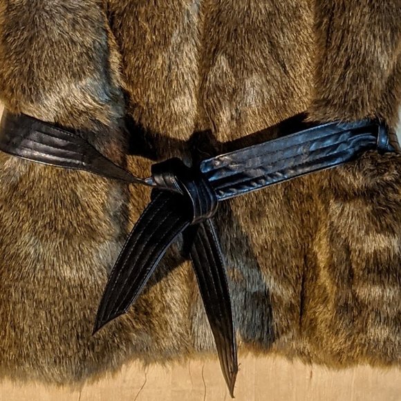 APT 9 Brown Faux Fur Vest with Black Removal Belt - Picture 7 of 10